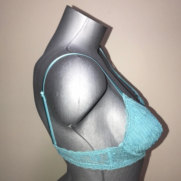 Victoria’s Secret Bralette Bra Daisy Lace Underwire Unlined Size Small.NWT - Picture 2 of 6